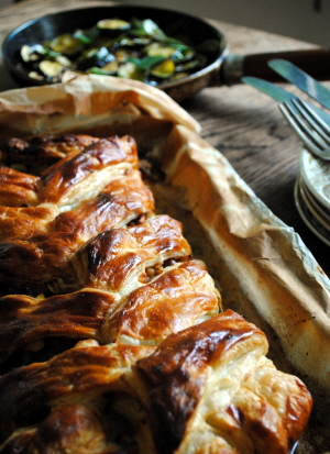 Bibliocook.com - Sausagemeat, Courgette and Apple Plait